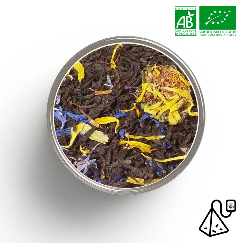 Tasse de thé noir Russian Earl Grey bio avec fleurs de bleuet et calendula dorées